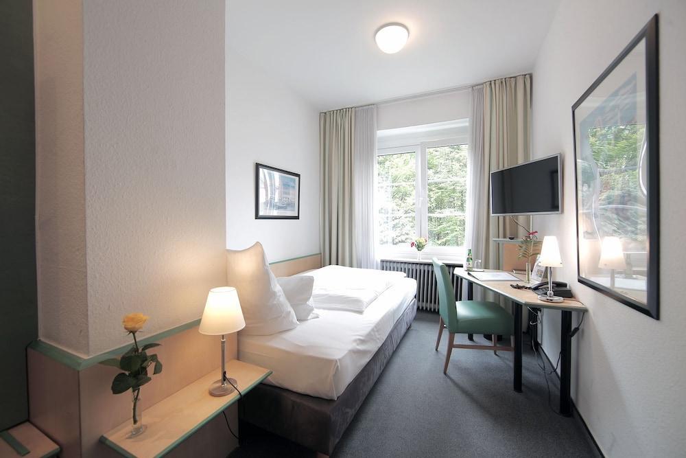 Hotel Am Hofgarten Dusseldorf Bagian luar foto