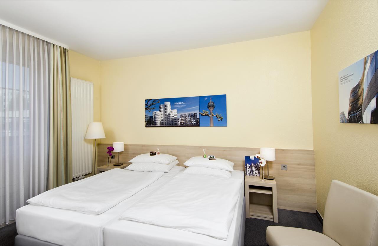 Hotel Am Hofgarten Dusseldorf Bagian luar foto