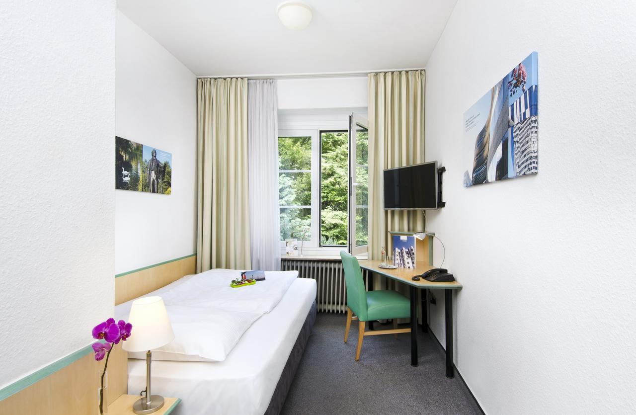 Hotel Am Hofgarten Dusseldorf Bagian luar foto