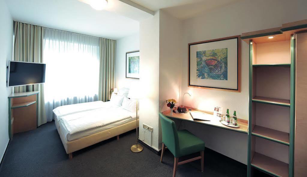 Hotel Am Hofgarten Dusseldorf Bagian luar foto