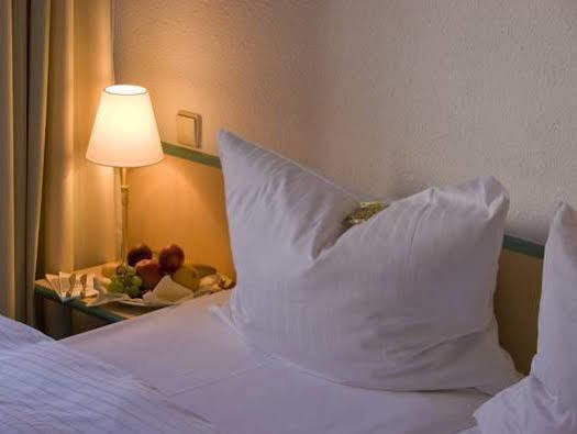 Hotel Am Hofgarten Dusseldorf Bagian luar foto